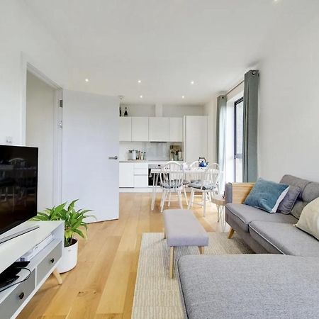 Luxury 2 Bed 2 Bath With Balcony New Build Apartment *South Central London* Londres Exterior foto