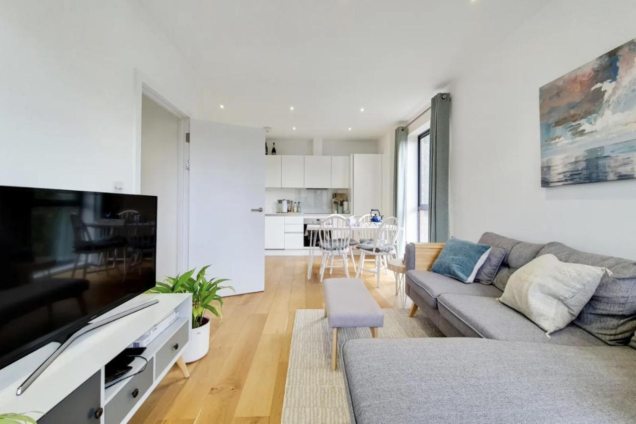 Luxury 2 Bed 2 Bath With Balcony New Build Apartment *South Central London* Londres Exterior foto